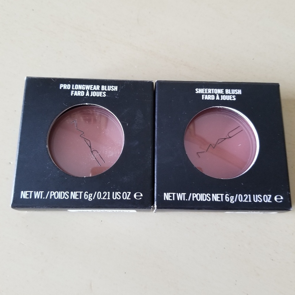 Powder blush - Picture 2 of 2